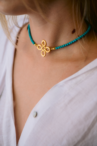 Short Turquoise Necklace with Gold-Plated Connector