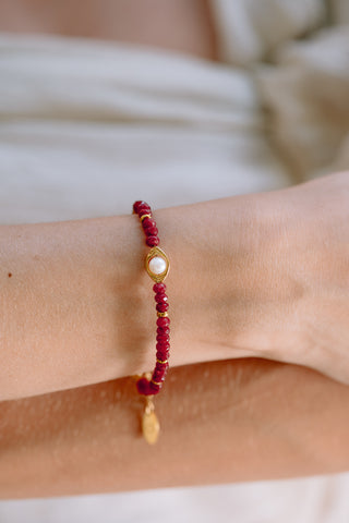 Crimson Pearl | Red Chalcedony & Freshwater Pearl Bracelet
